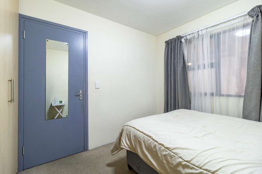 1 Bedroom Property for Sale in Zonnebloem Western Cape